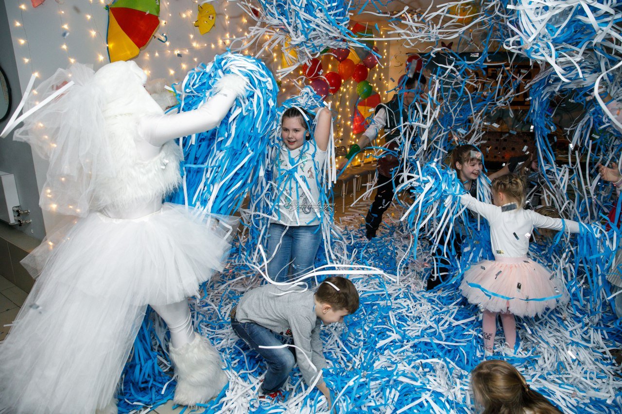 Children enjoying a Paper Show